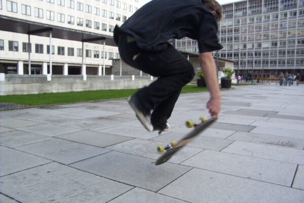 Callum Bowran - Fingerflip, 2004 BFSN Halloween Jam
